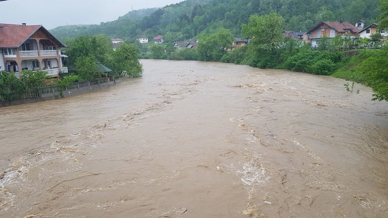 Vrbanja nosi sve pred sobom