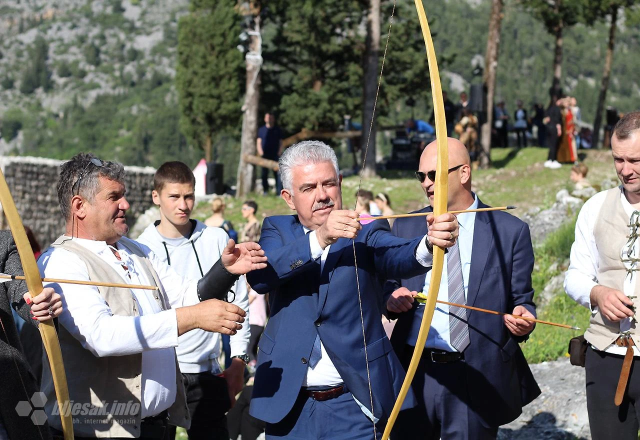 FOTO| Srednji vijek zavladao Stocem