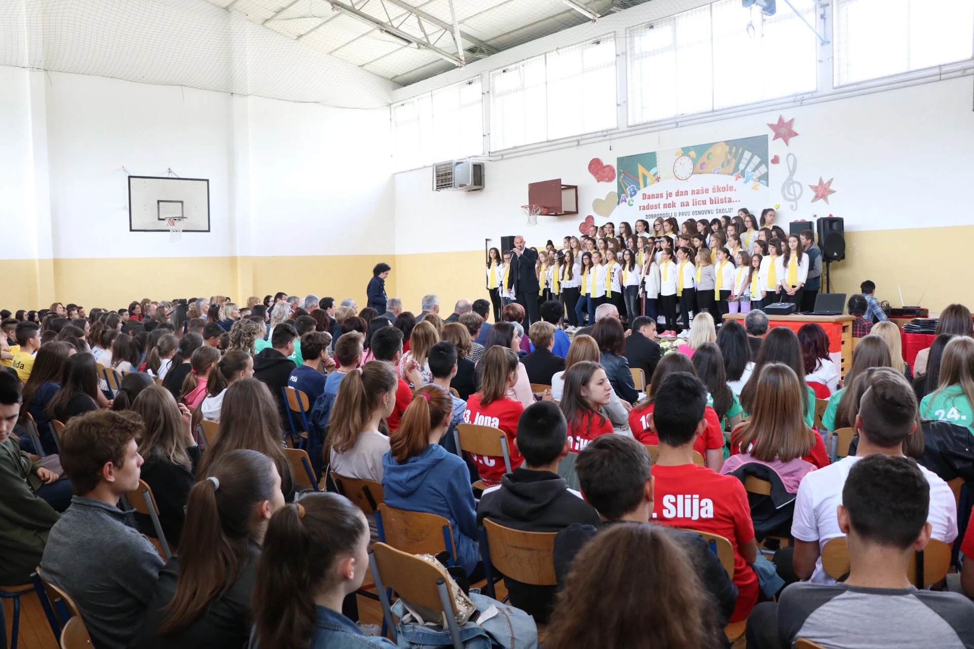 Bogatim programom širokobriješka Prva osnovna škola proslavila 42. rođendan