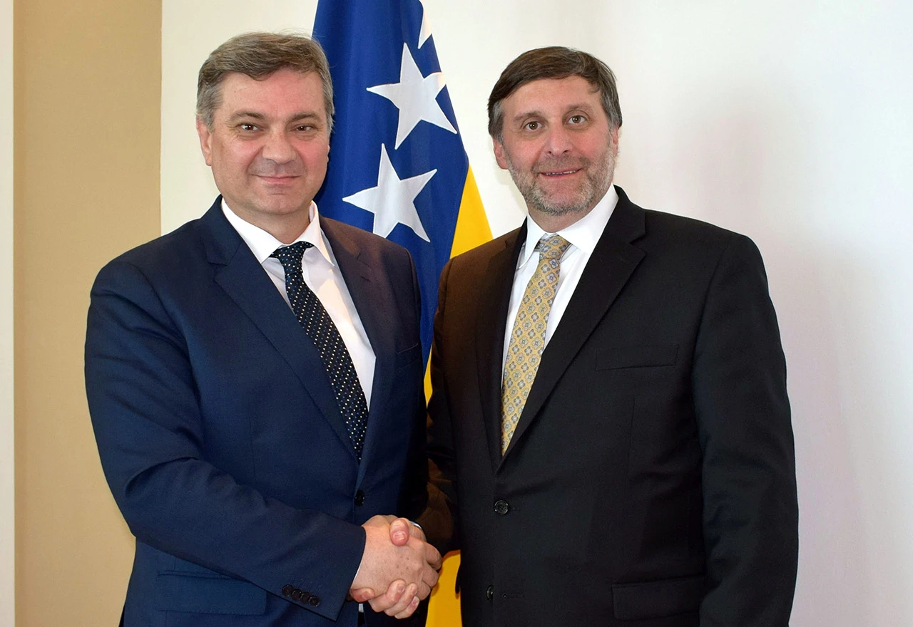 Zvizdić i Palmer: Staviti točke na priče o granicama na zapadnom Balkanu