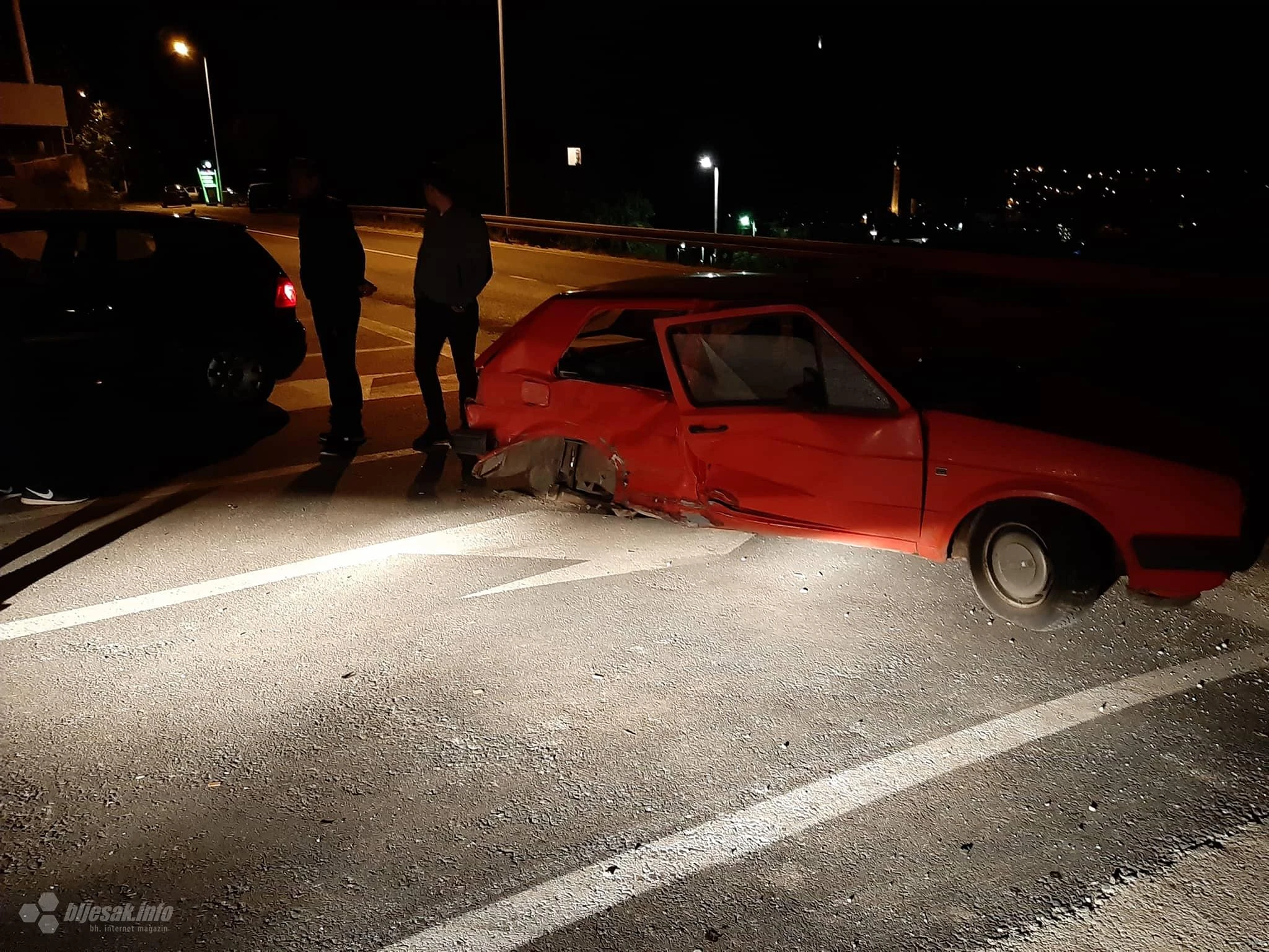 Mostar: Sudar na skretanju prema Fortici, najmanje dvije osobe ozlijeđene