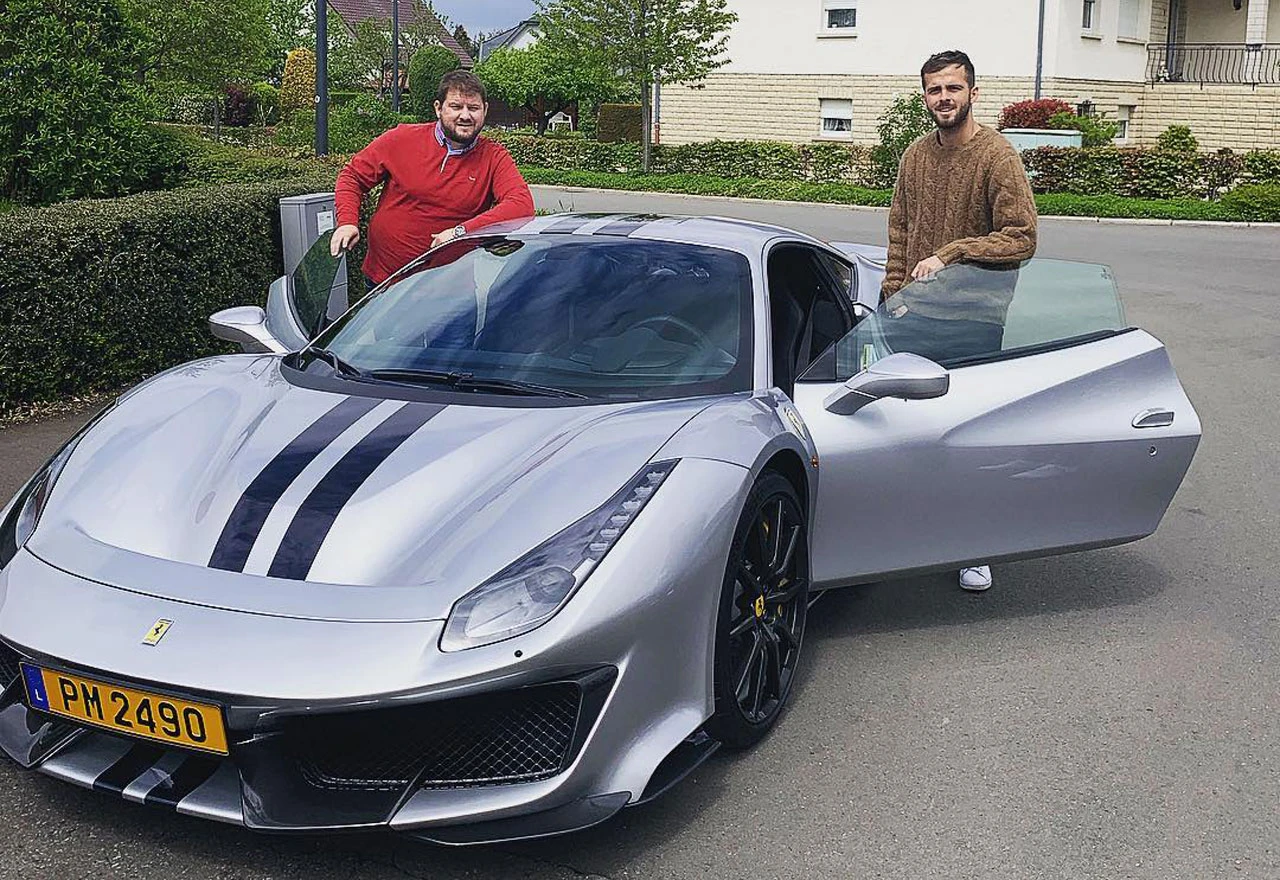 Pjanić se počastio novim Ferrarijem