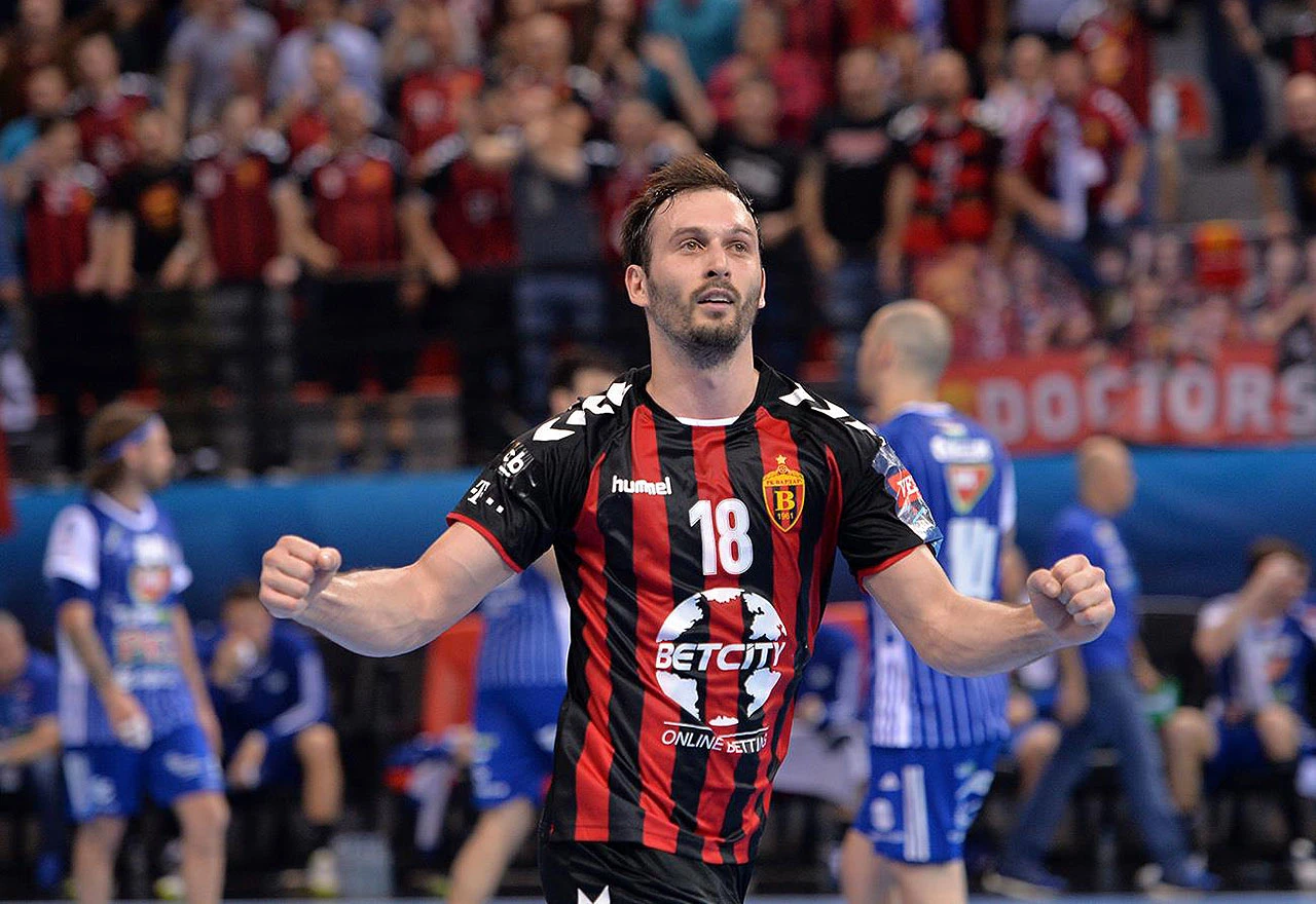 Vardar protiv Barcelone, a Veszprem protiv Kielcea