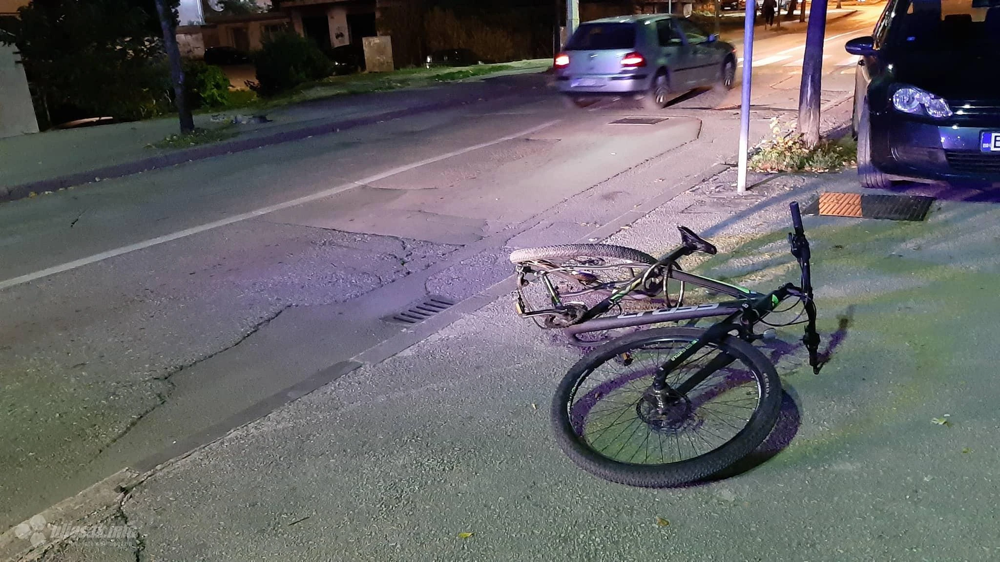 Mostar: Biciklist ozlijeđen u sudaru s Golfom