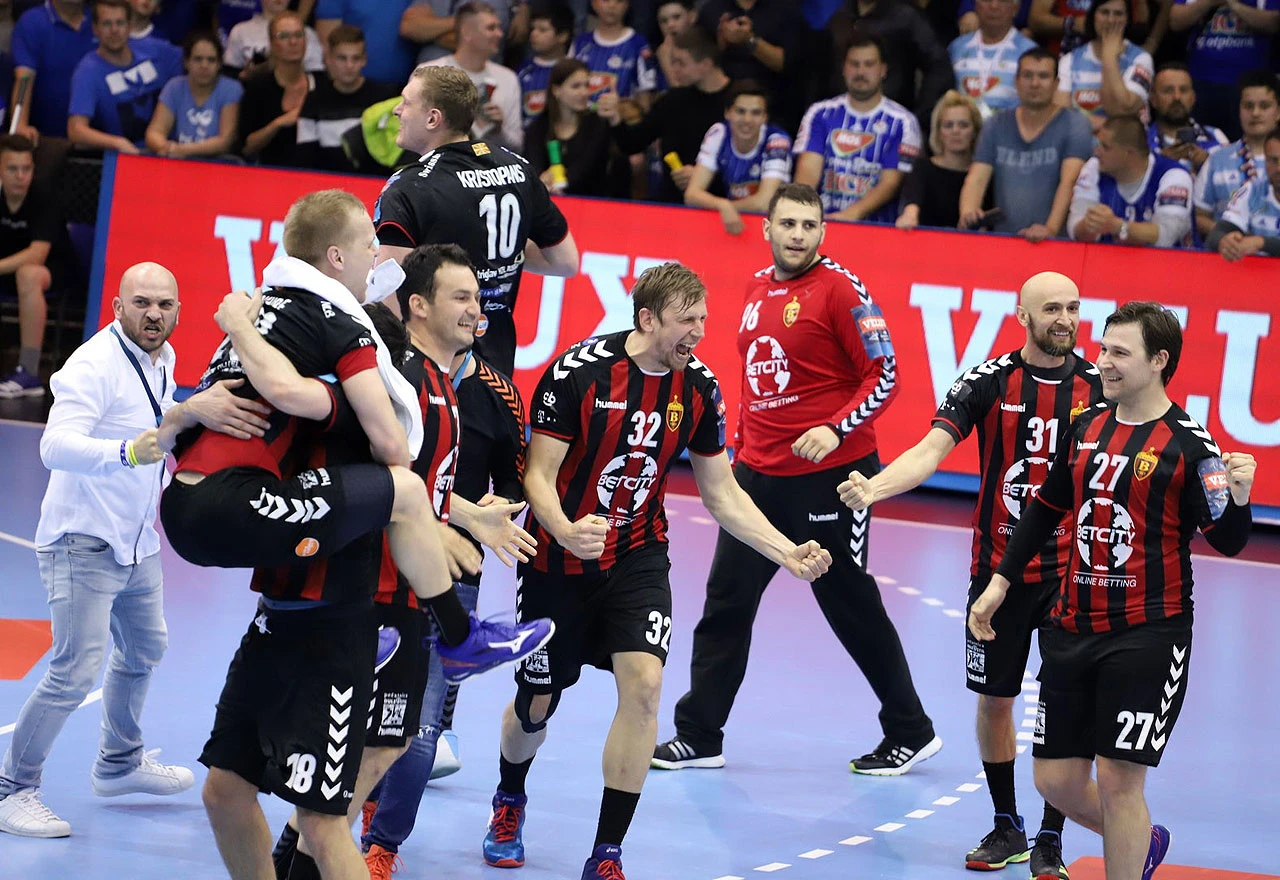 Karačić i Cindrić odveli Vardar i Kielce na Final Four