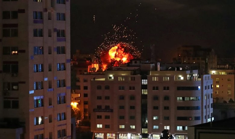 VIDEO | Militanti iz Gaze zasuli Izrael raketama 