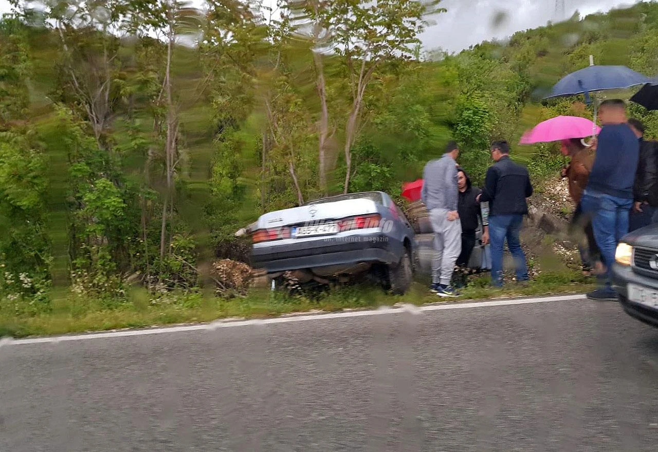 Mercedes sletio s ceste na Žovnici