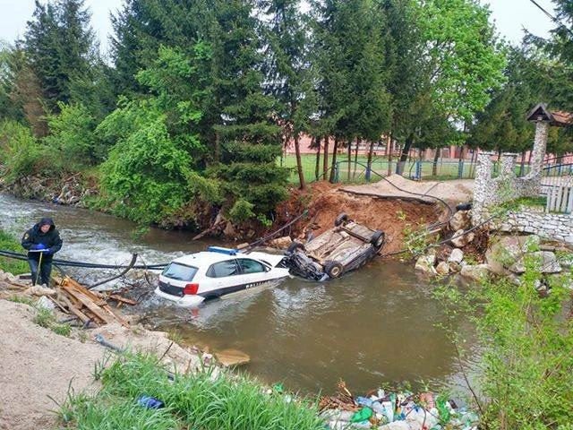 Policajci potjeru završili s bjeguncima u koritu rijeke
