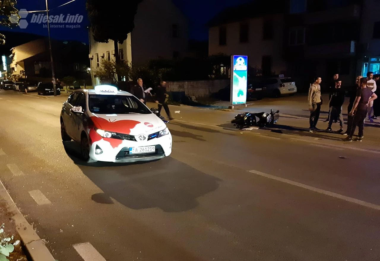 Nakon sudara skutera i taxi vozila motociklista završio u bolnici