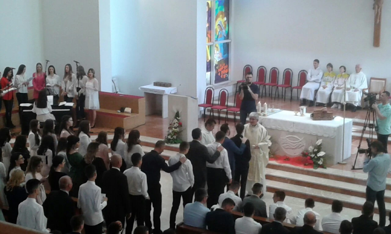 U župi Sv. Mateja krizmana 84 krizmanika