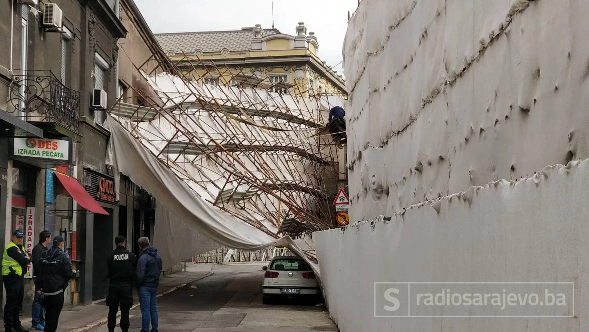 Srušila se skela u središtu grada, nema ozlijeđenih