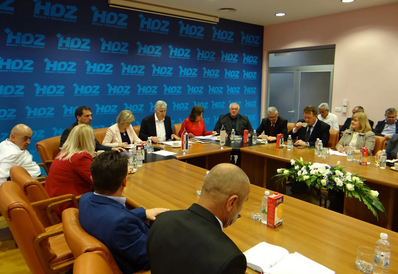 Predsjedništvo stranke jednoglasno da Čović ostane na čelu HDZ BiH 