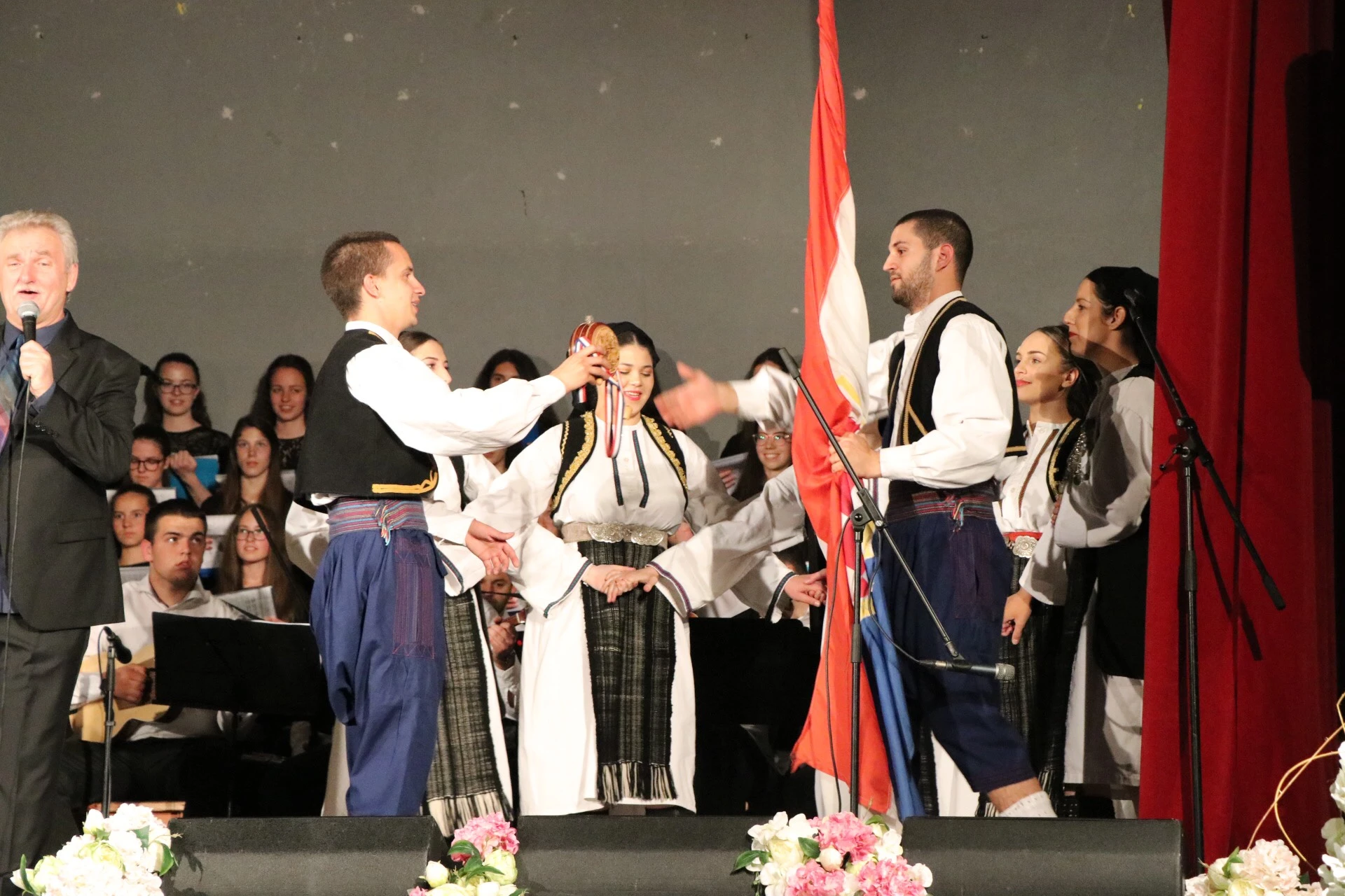 Tamburaški koncert oduševio puno širokobriješko kino