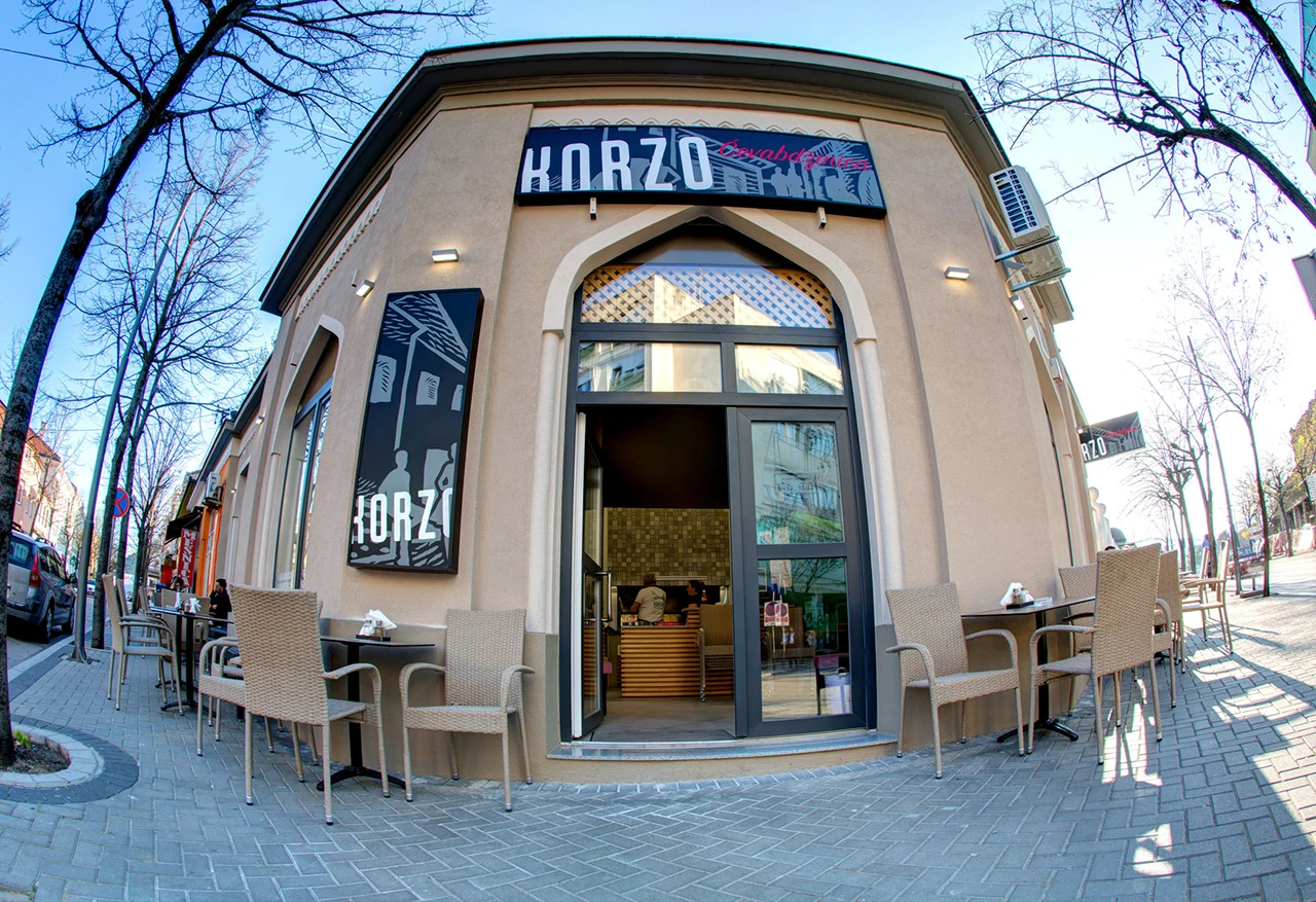 Sarajevski ćevapi na mostarskom Korzu