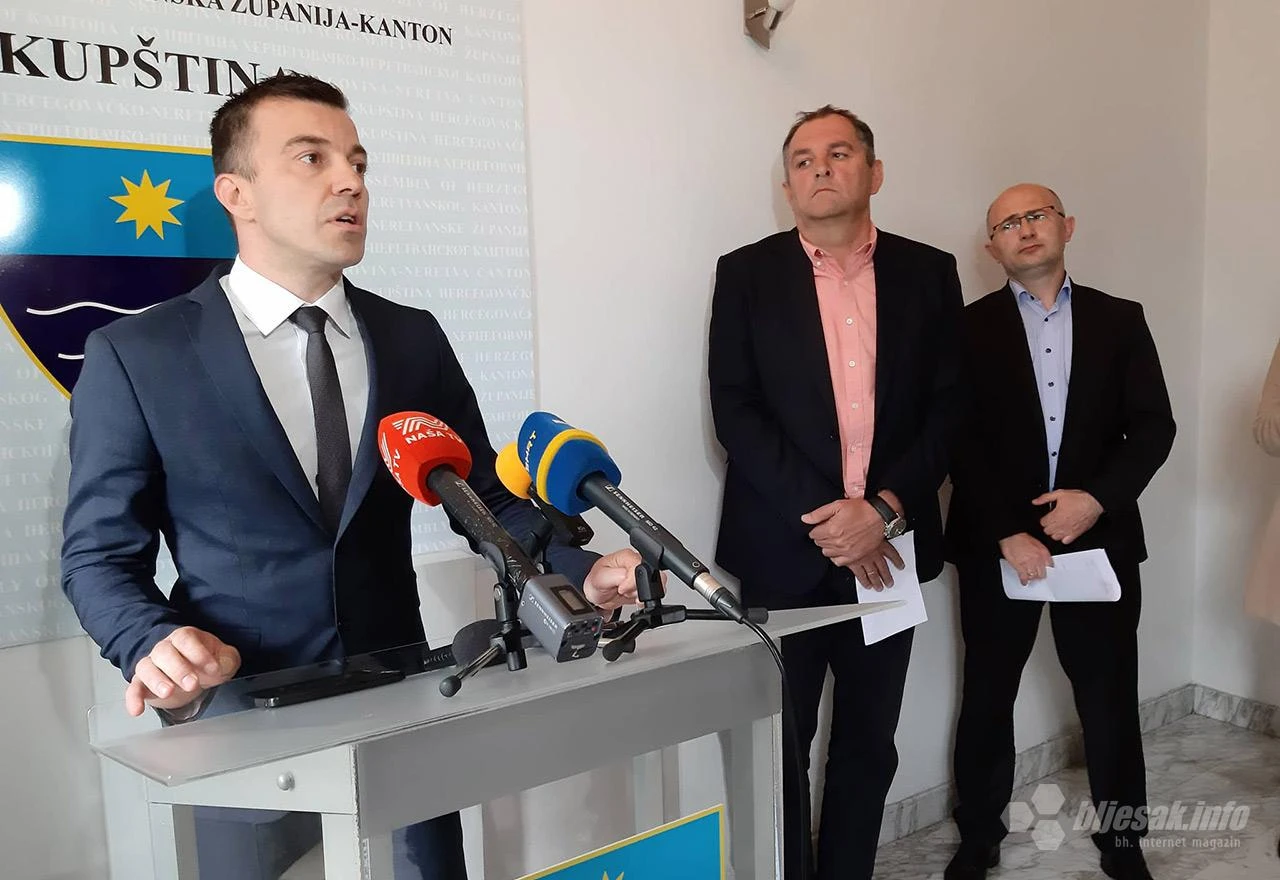Hrvati žele sjednicu 