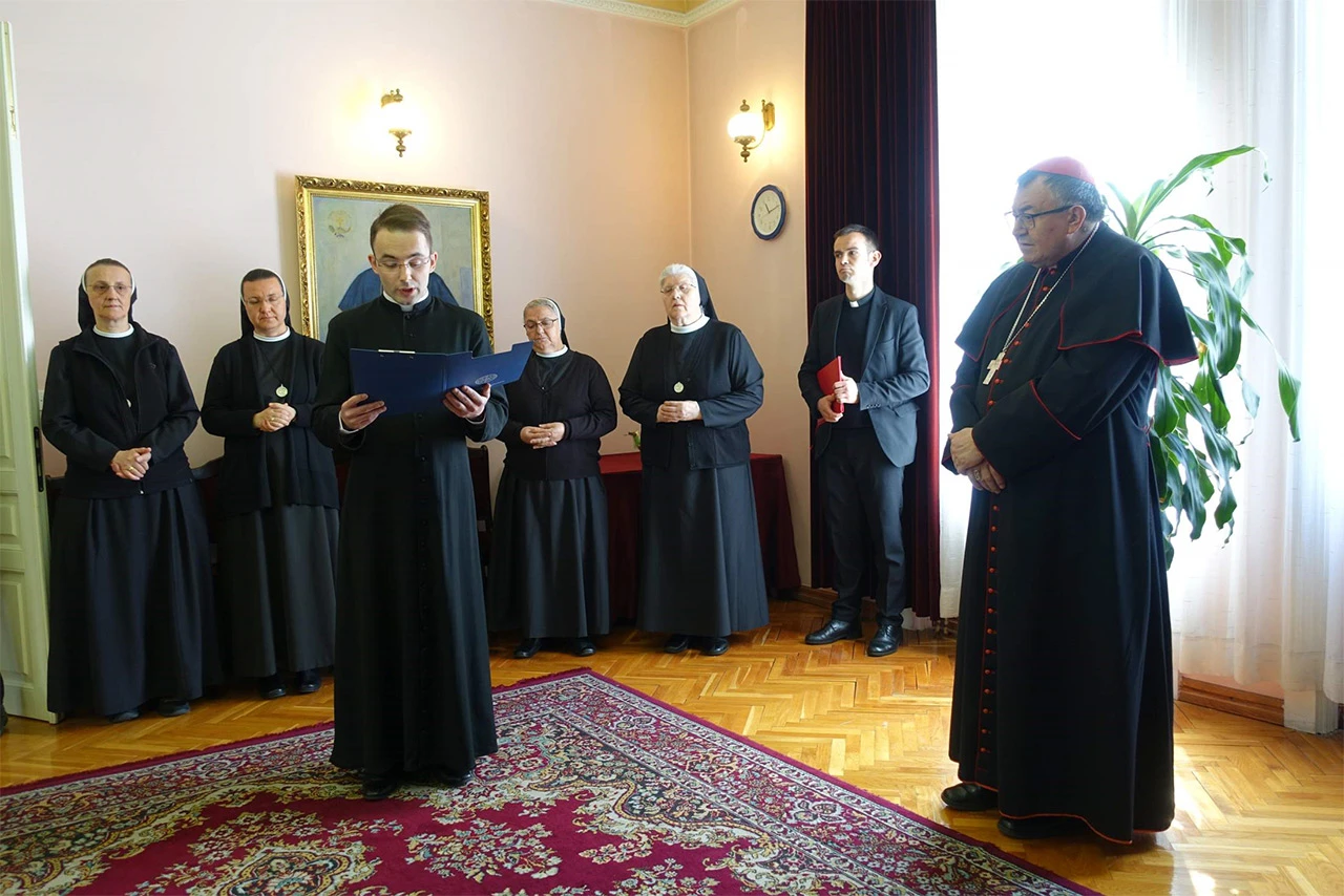 Kardinal Puljić primio prve čestitare