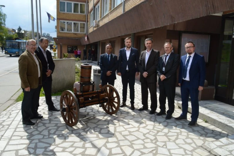 Dijeljenjem topova Sarajevo ''jača suradnju''