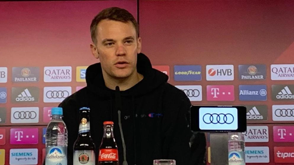 Neuer se strahovito zamjerio Adidasu: Na presici u pogrešnoj dukserici!