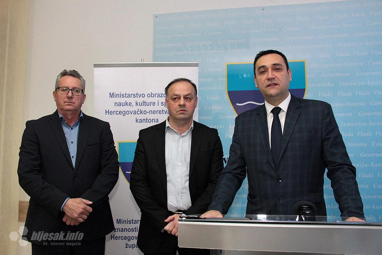 Ministarstvo obrazovanja doniralo auta mostarskim školama