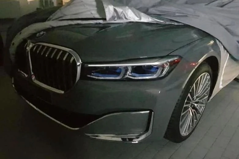 Digli BMW u zrak