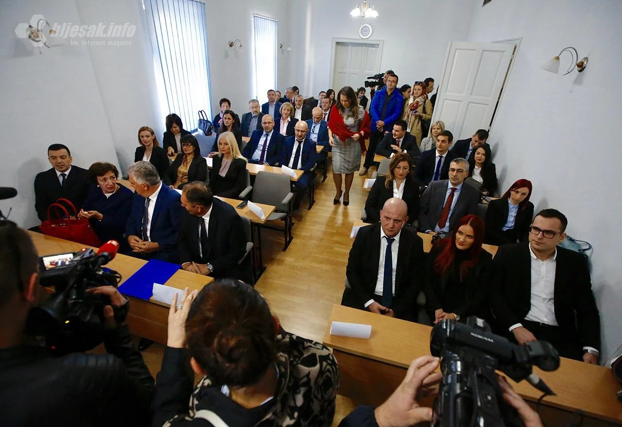 HNŽ: Sjednica nema, plaća ima