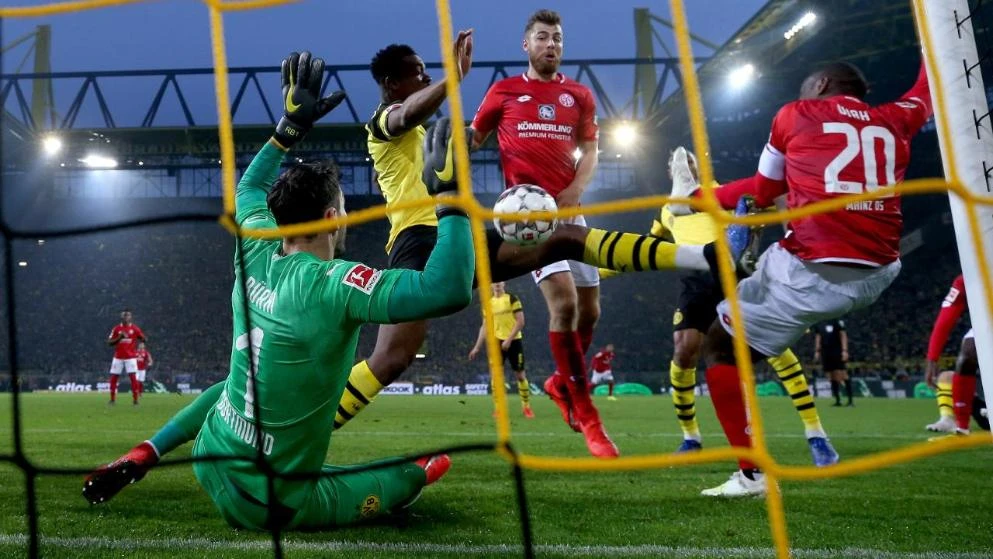 Borussia Dortmund tijesnom pobjedom opet na vrhu