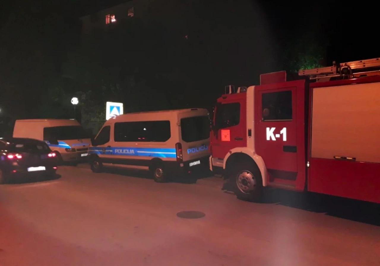Ratni veteran priveden nakon što se sa djecom zatvorio u stan