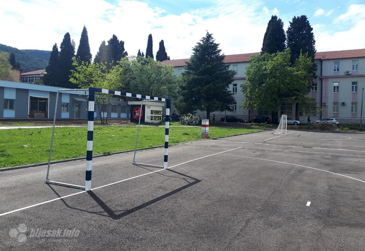 Konačno postavljeni golovi na Vojničkom igralištu