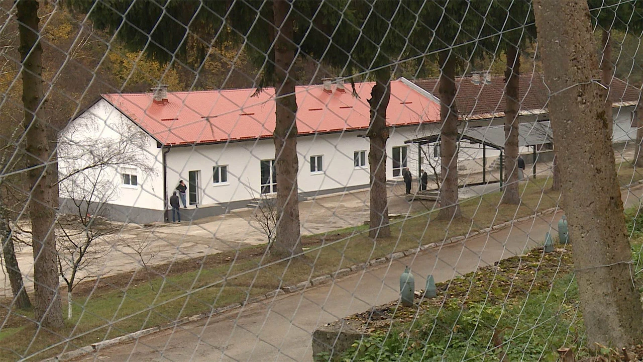Traži se izmještanje migranata iz prihvatnih centara Bira i Miral