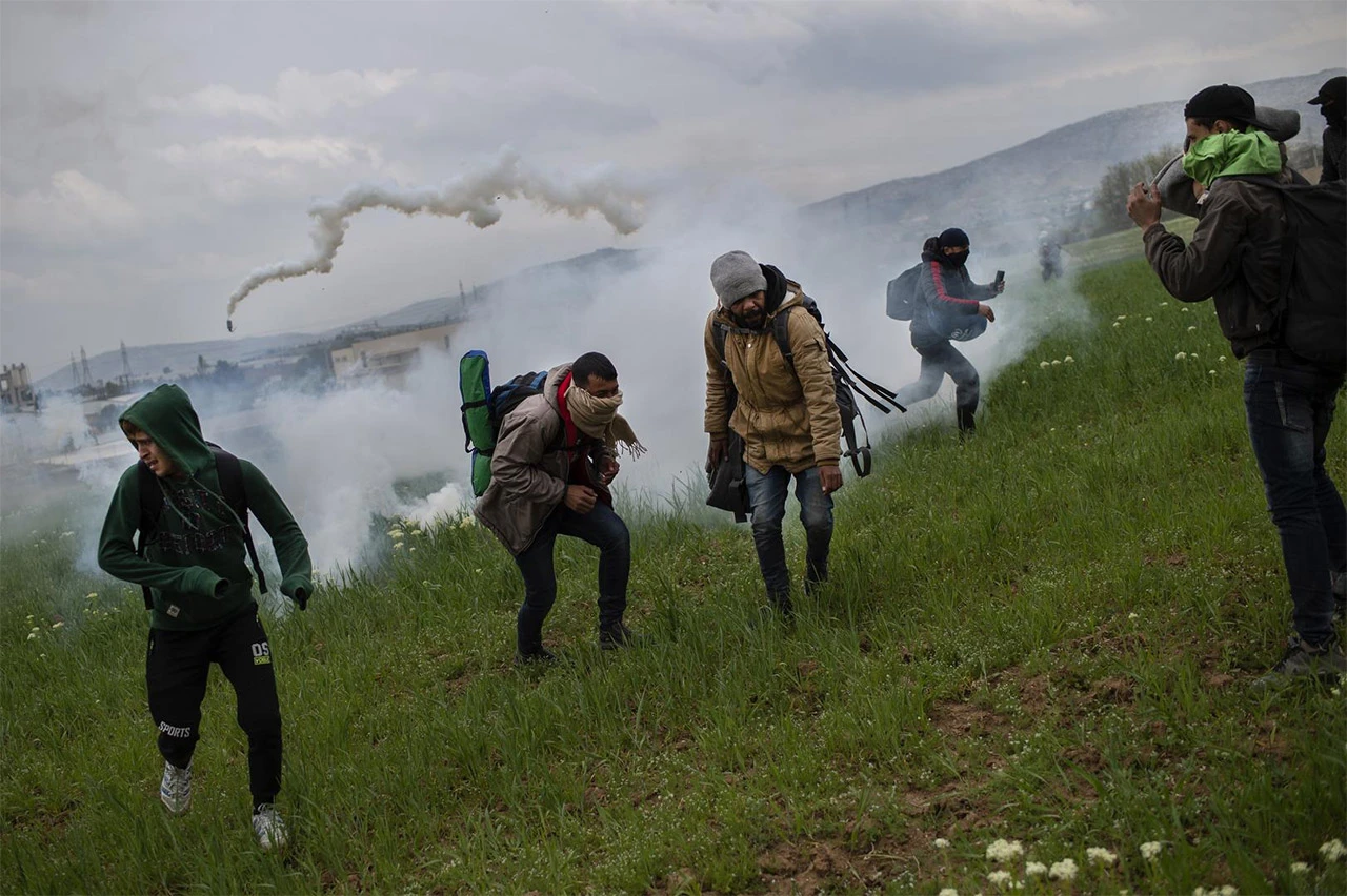 Grčka policija ispaljivala suzavac na migrante