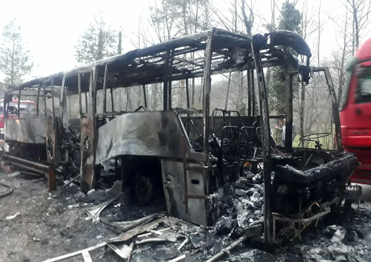 Zavidovići: U vožnji izgorio autobus