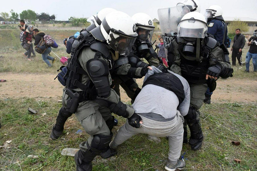 Grčka: Sukobili se migranati i policije, ispaljen i suzavac