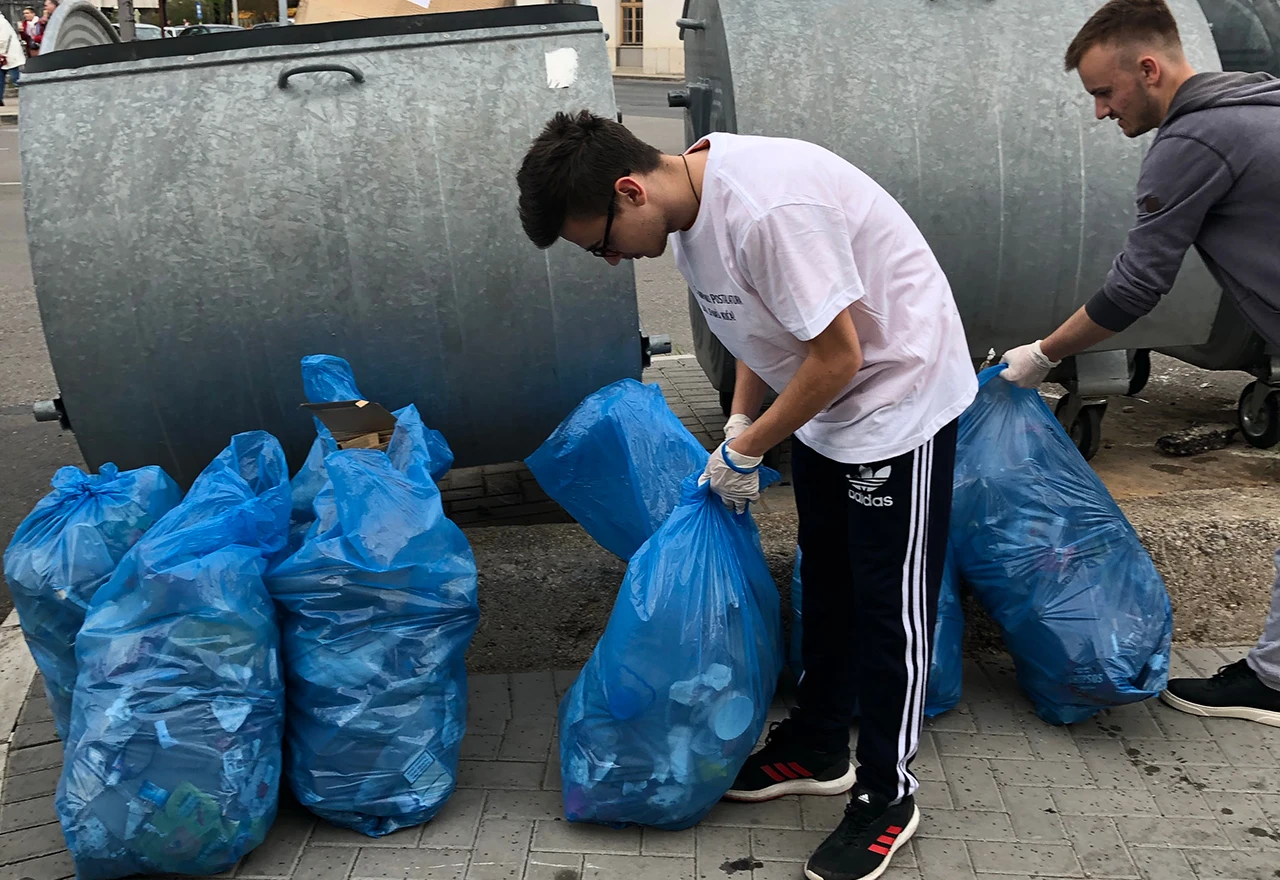 Mladi u akciji čišćenja: ''Grad je naša kuća''