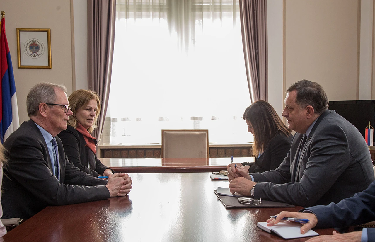 Dodik Hagelbergu: BiH bi u EU ali još nema Vijeća ministara