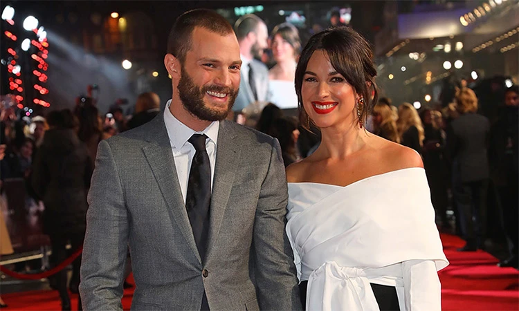 Okružen samo ženama: Jamie Dornan i supruga Amelia sad su roditelji tri djevojčice