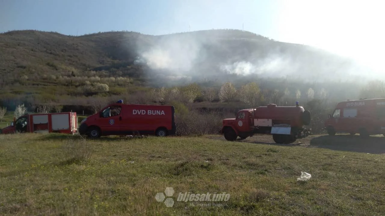 Vatrogasci se bore s požarom kod Bačevića