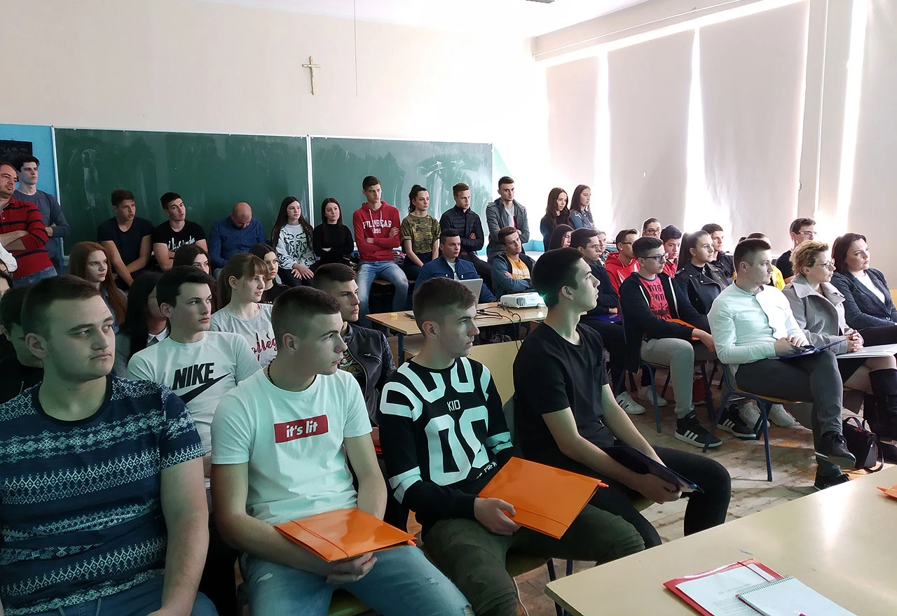 U Grudama održana edukacija: Mladi nositelji promjena u društvu