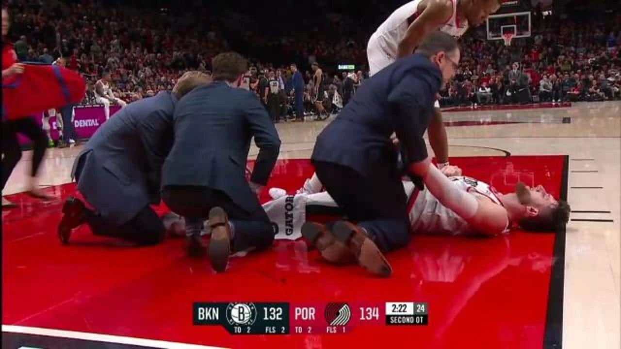 Težak lom noge Nurkića zasjenio dvoboj u Portlandu - Sudac poput slona!?