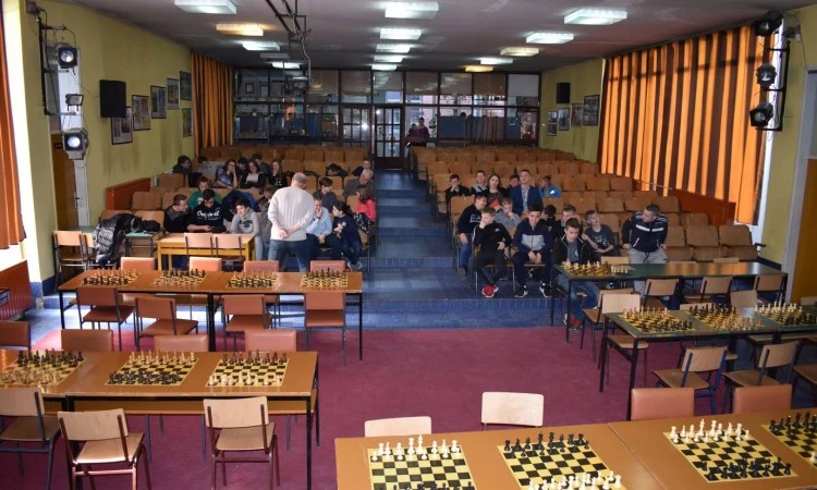 U Travniku održano šahovsko prvenstvo učenika osnovnih škola