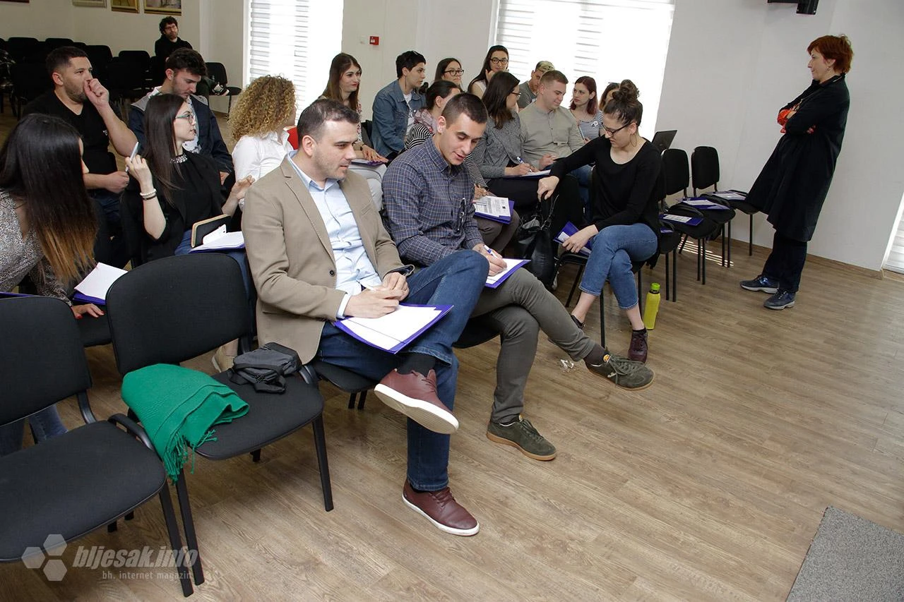 Radionica u Mostaru: Kako zaustaviti odlazak mladih u Europu?
