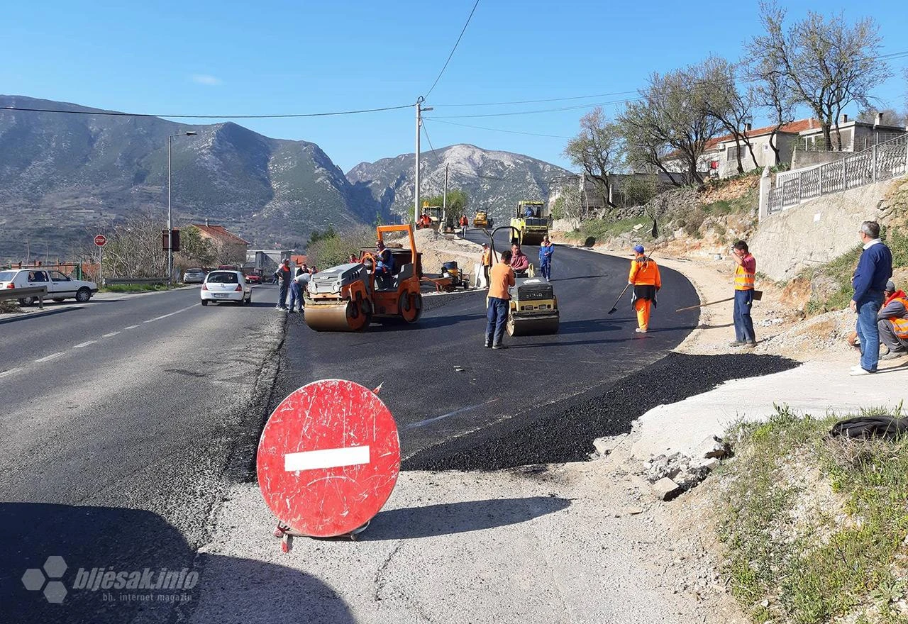 Asfaltirana prometnica prema Fortici