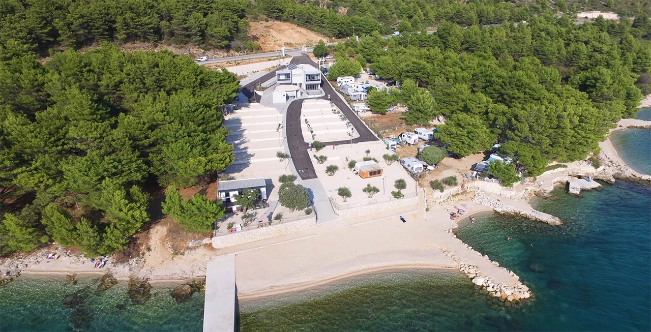 Novootvoreni kamp u Drveniku traži radnike