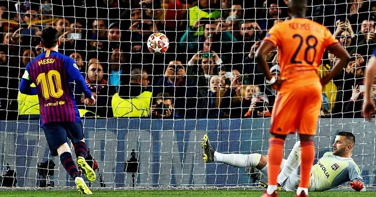 Barcelona potopila Lyon