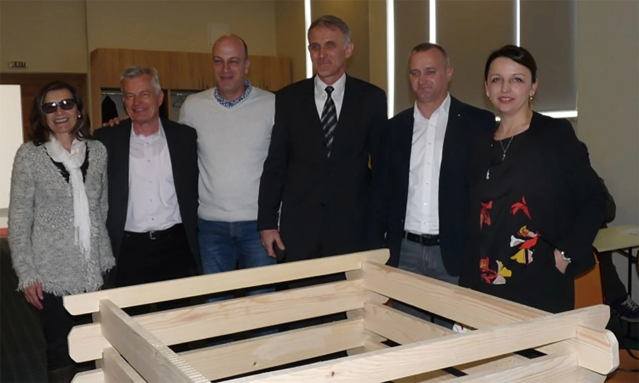U ZenicI otpočeo pilot projekt kućnog kompostiranja