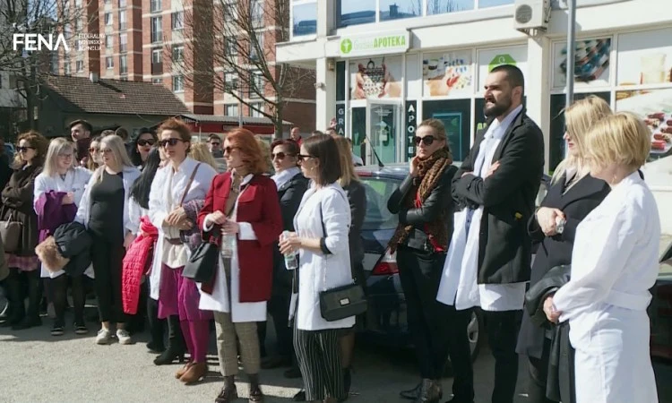 Liječnici spremni zamrznuti štrajk ako dobiju plaće do kraja tjedna