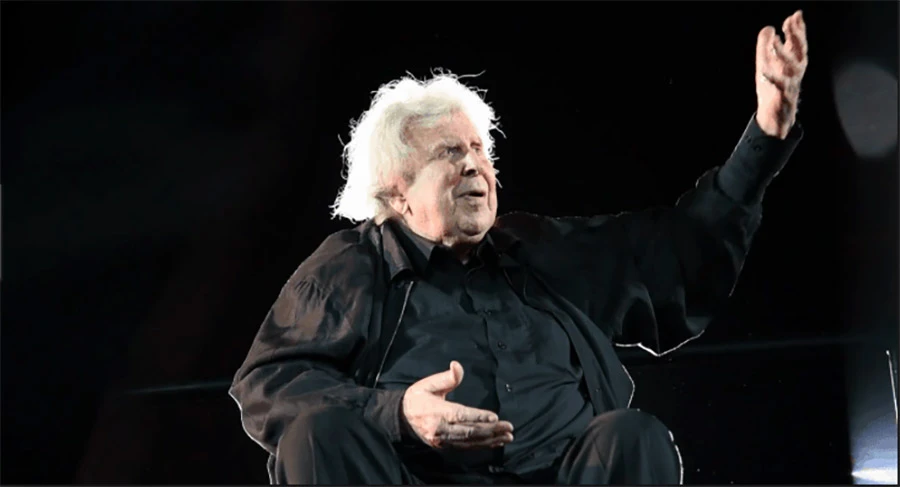 Mikis Theodorakis primljen u bolnicu nakon ugradnje pacemakera