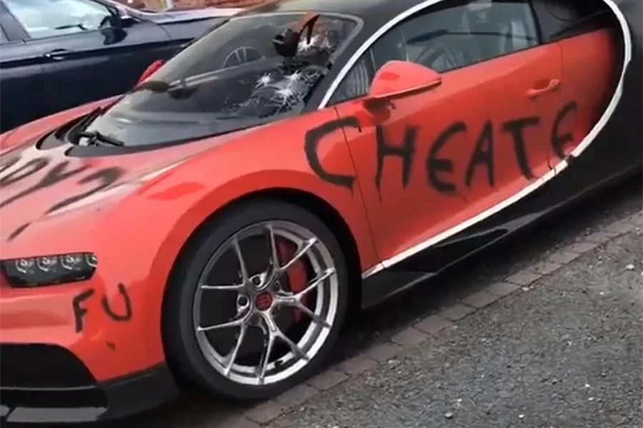 VIDEO | Zbog prijevare uništila mu Bugattija