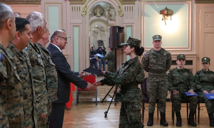 Posao dobilo pet časnika-liječnika u Oružanim snagama BiH