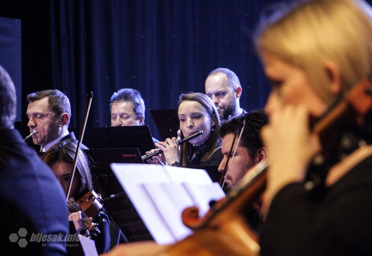 Križni put iz Mostara u Zadar, a potom veliki koncert evergreena