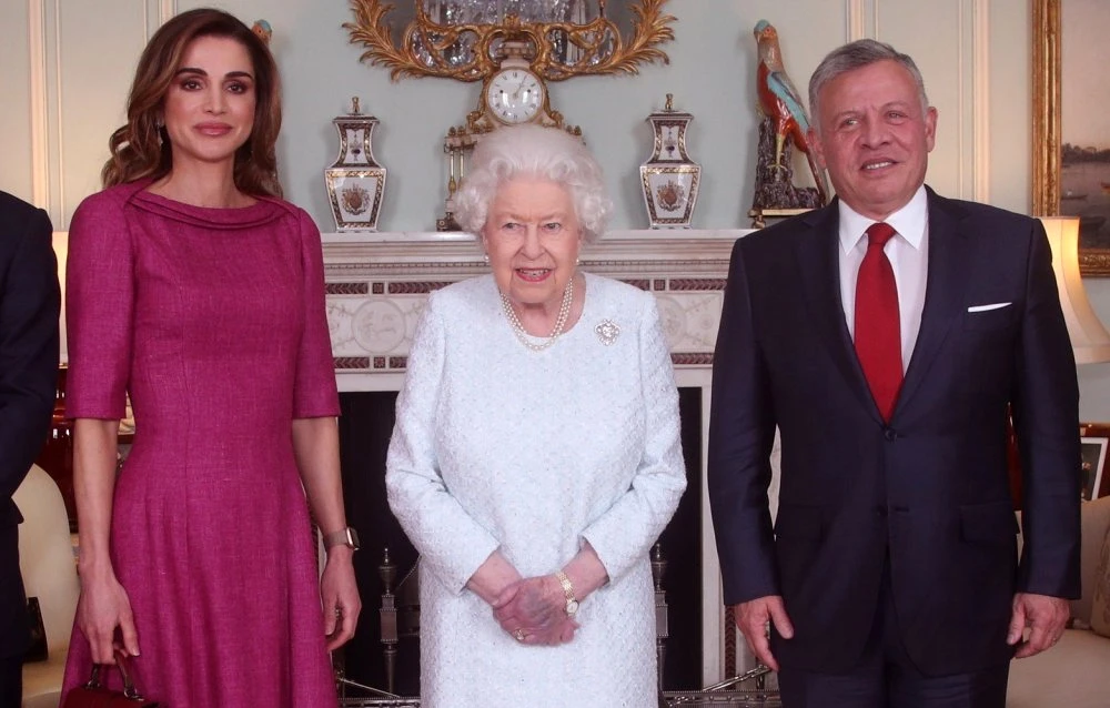 Što se događa s kraljicom Elizabetom?